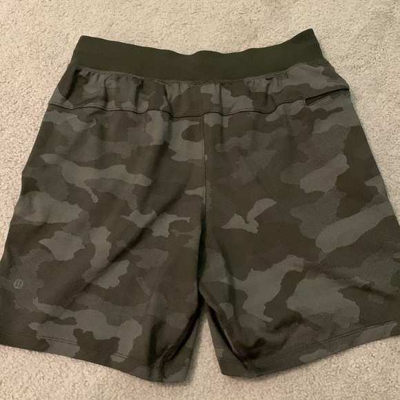 Lululemon THE liner less shorts dark green color - Picture 6 of 6